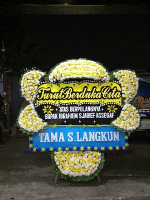 Papan Bunga Duka di Pasar Jambi